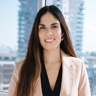 brenda fernandez associate managing agent experience manager portia green realtor compass mission valley sdhousingmarketdotcom